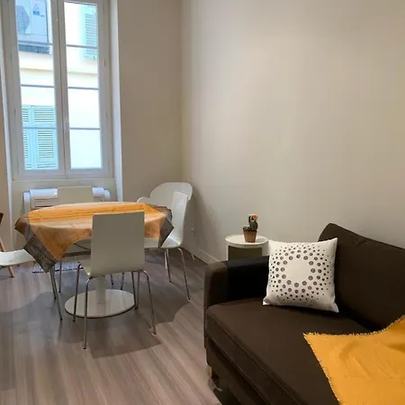 Daire Charming Air-conditioned Apartment-prime Location In Old Nice